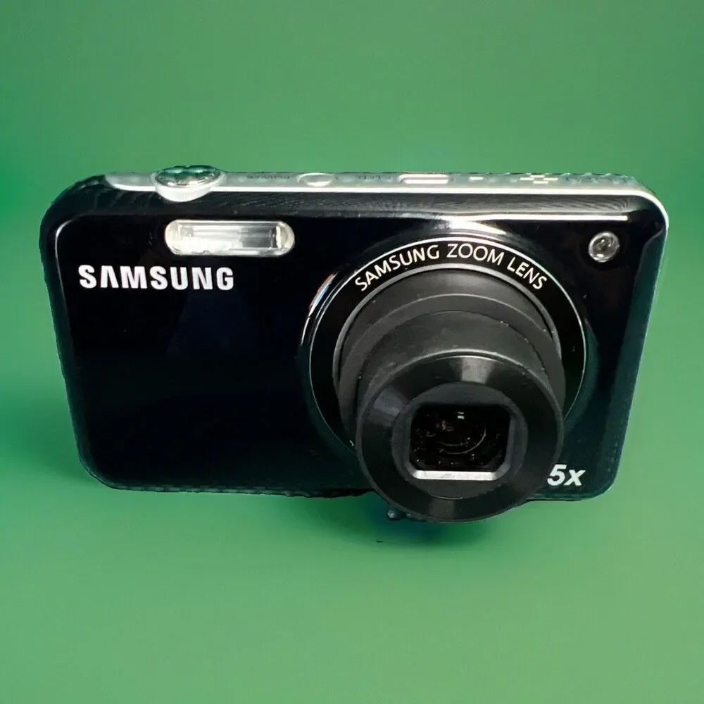 Samsung PL20 14.2MP 5x Optical Zoom Red Digital Camera Black - w Battery Charger